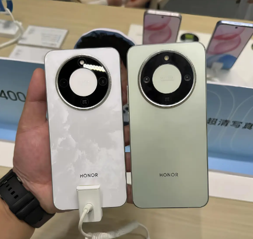 2025年下半年荣耀继续卷大电池：7月，荣耀X708300mAh
