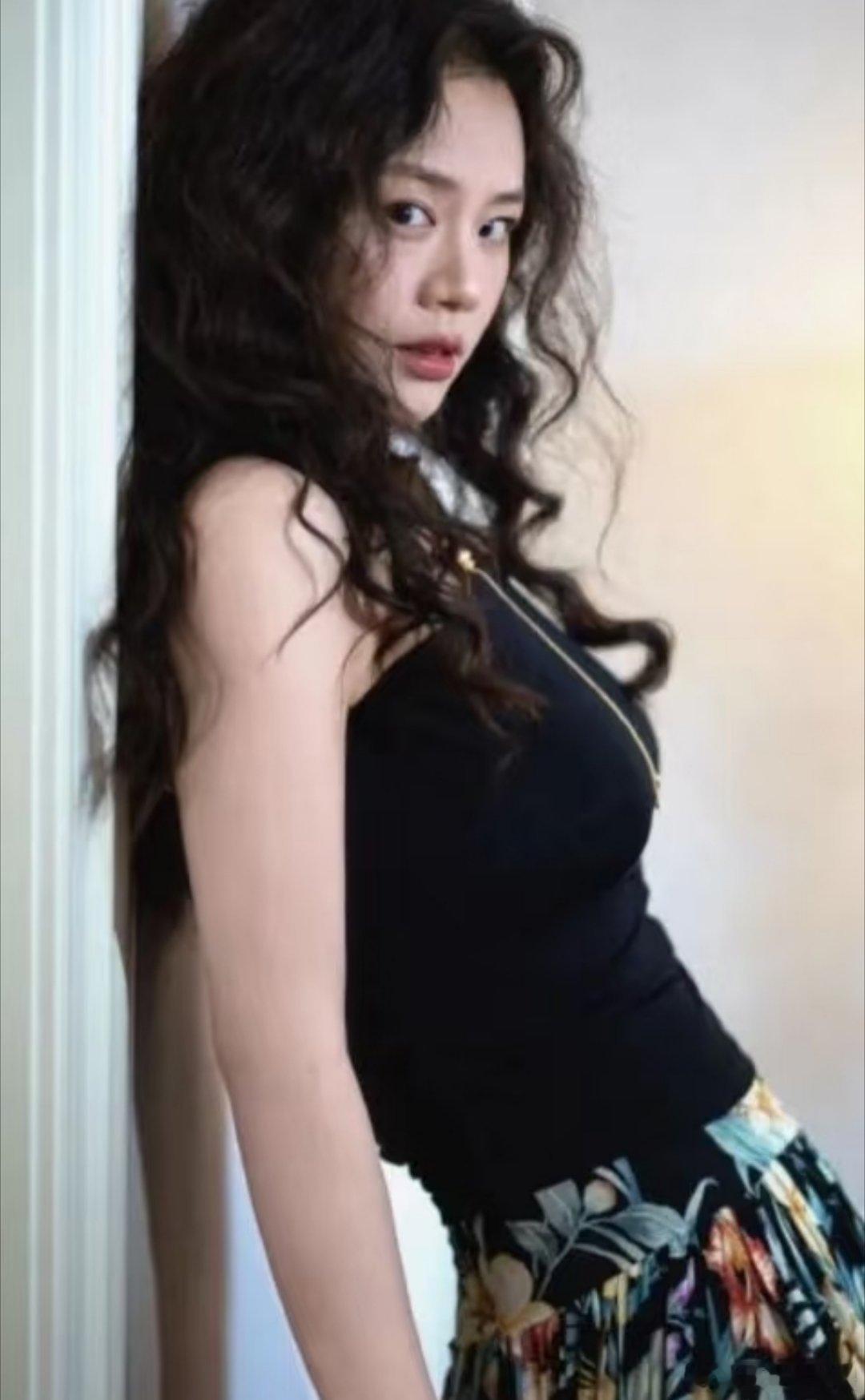 瘦下来的马思纯，明艳大气+甜美可人​​​