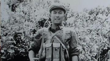 1996年，贵州一保安殴打一名失去双腿的三轮车司机。可是，当警察看到残疾司机的身