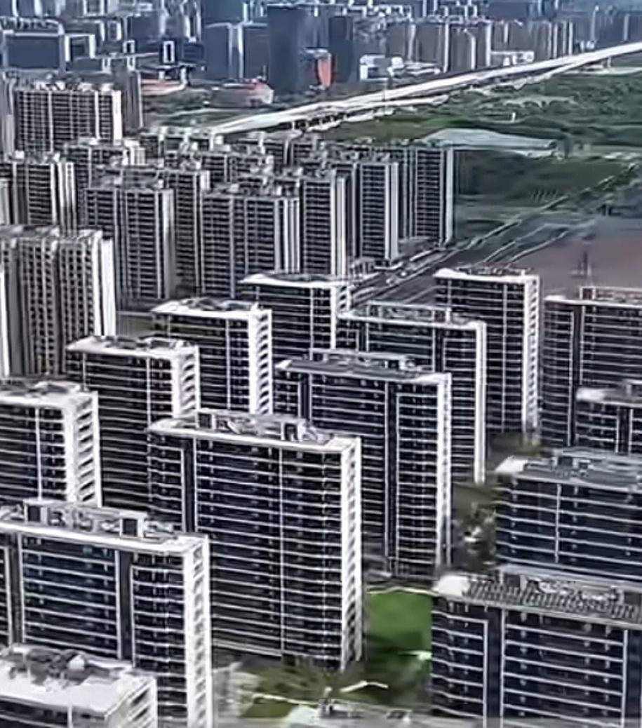 男子卖房150万，买家付了176万，中介两头吃，签双协议，演砍价戏，净赚26万。
