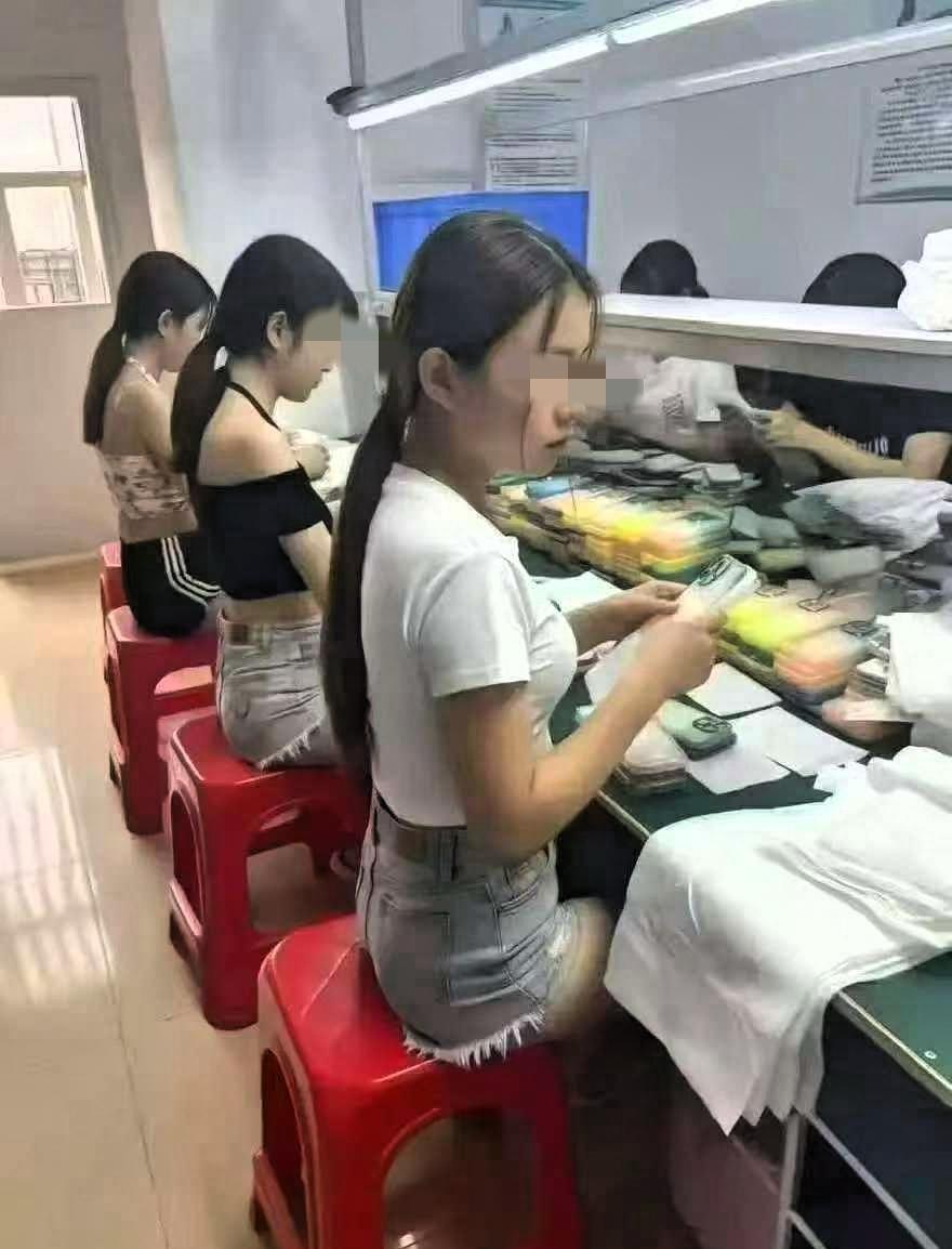 现在电子厂里真的太现实了，年轻，漂亮，单身的女孩子，只要进厂用不了多长时间，就会