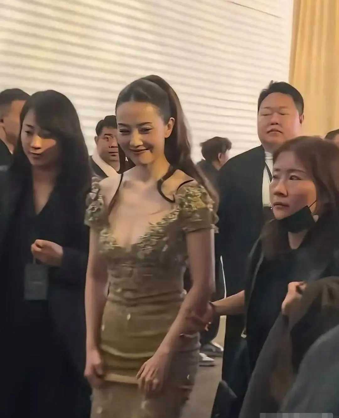 即使是高圆圆这种级别，也是不合适这种贴头皮的造型