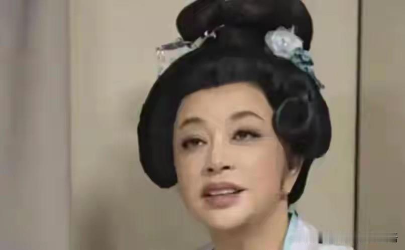 75岁的刘晓庆再演少女武则天，论装嫩这点上，老人家排第二，无人敢排第一！永远