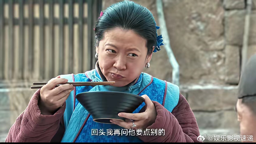 《生万物》里，还有一个小配角演的非常出彩，那就是扮演媒婆花妗子的刘晓翠，她是国家