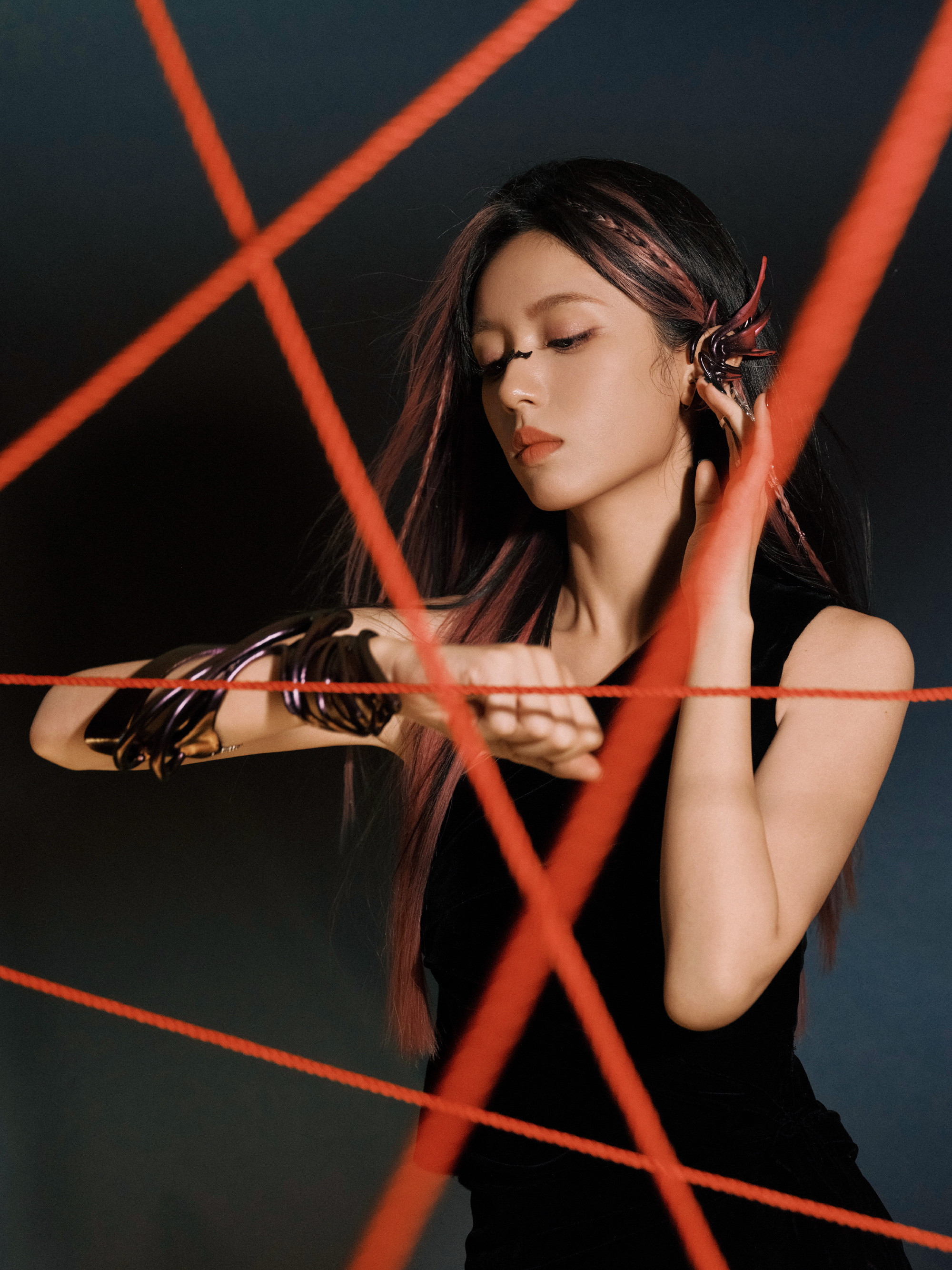 周也游戏女王杀回来了周也你又美的堪比建模了….这哪只是游戏女王这是踩在我心上的主