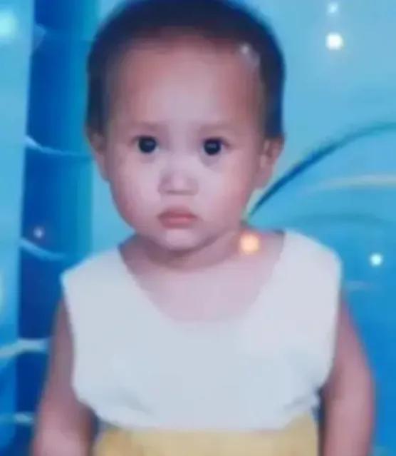 30年寻子路，换来14小时沉默。江西梁家父母DNA比对成功那天，全村张灯结彩，可