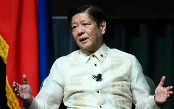 杜特尔特要出狱的消息一传出来，小马科斯突然就低调了。一提到中国，他就主动避开。