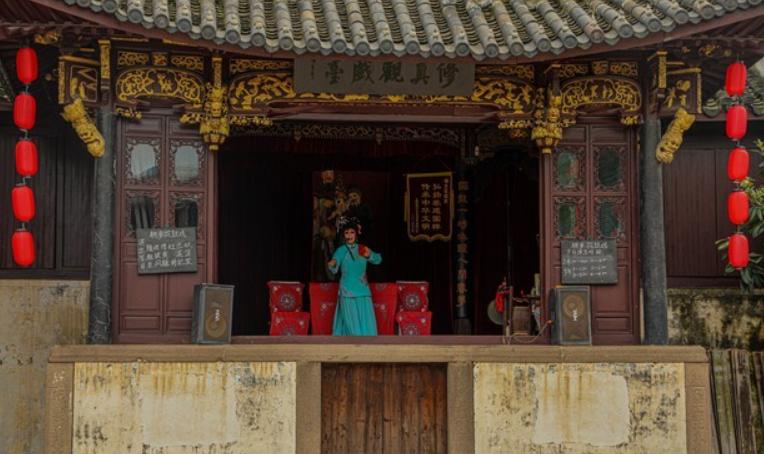 湖北省荆州花鼓戏剧院，竟不在荆州市，背后原因藏了几十年一看到“湖北省荆州花鼓戏