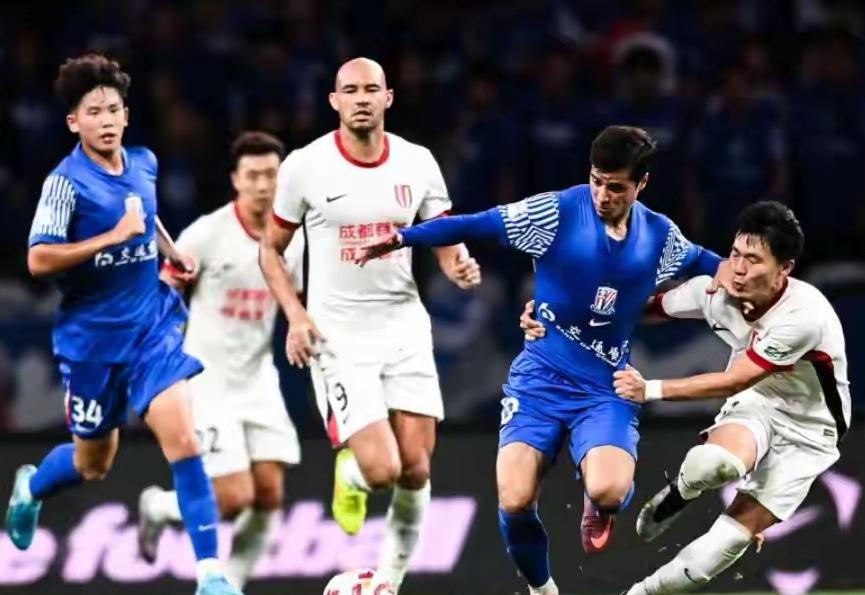 蓉城战胜申花必须盯住特谢拉和拉斐尔•拉陶！只要成都把特谢拉防住了蓉城赢球慨率就能