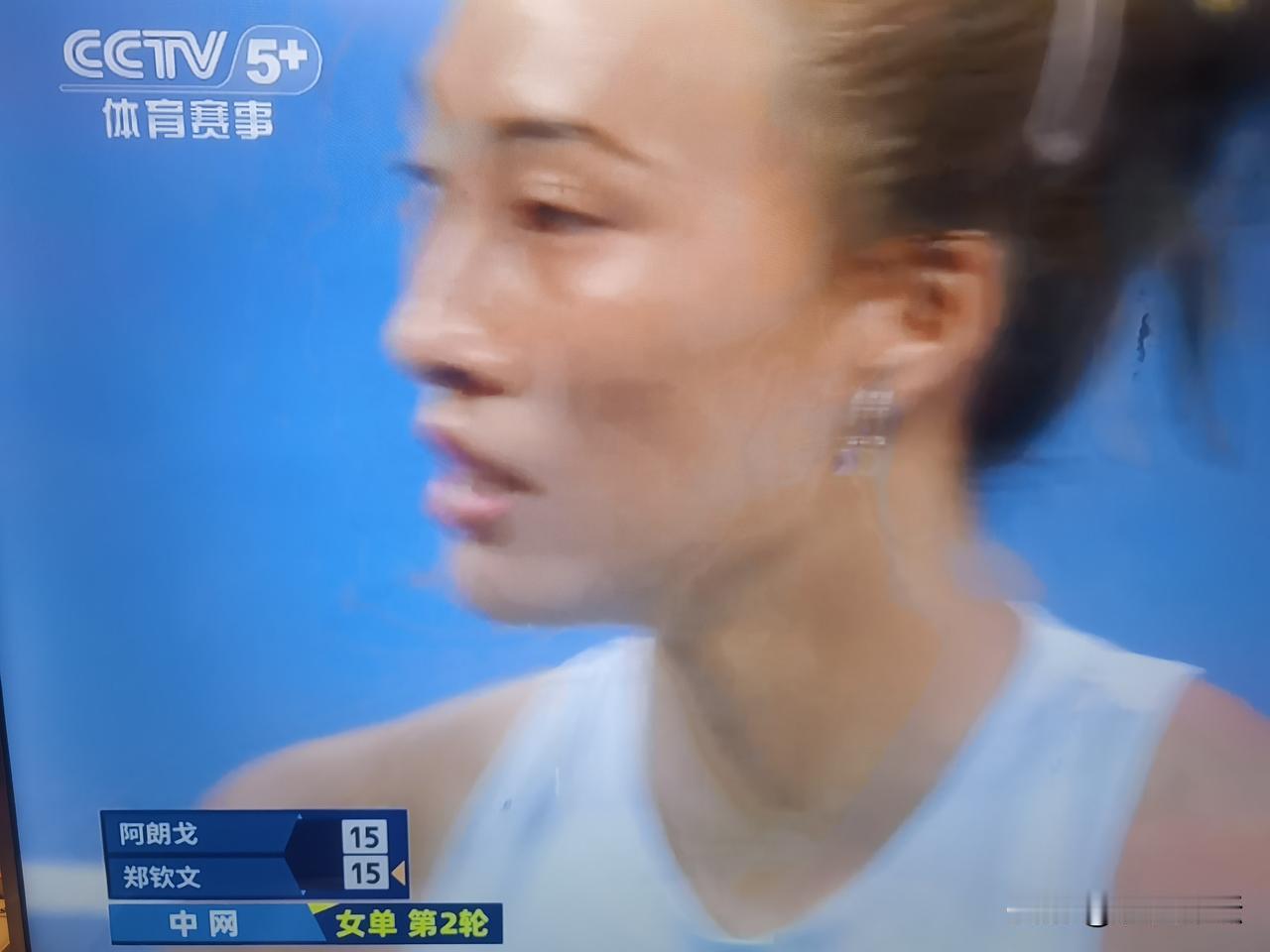 真是服了央视了，宁愿重播网球公开赛，还有澳门站和北京站的wTT录相，也不直播乒