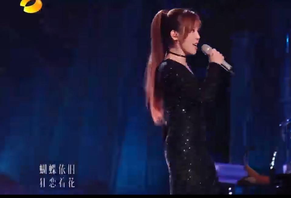 李佳薇就该唱高音，竟然无人攻擂。恭喜姐姐顺利晋级。李佳薇这首《千年之恋》太厉