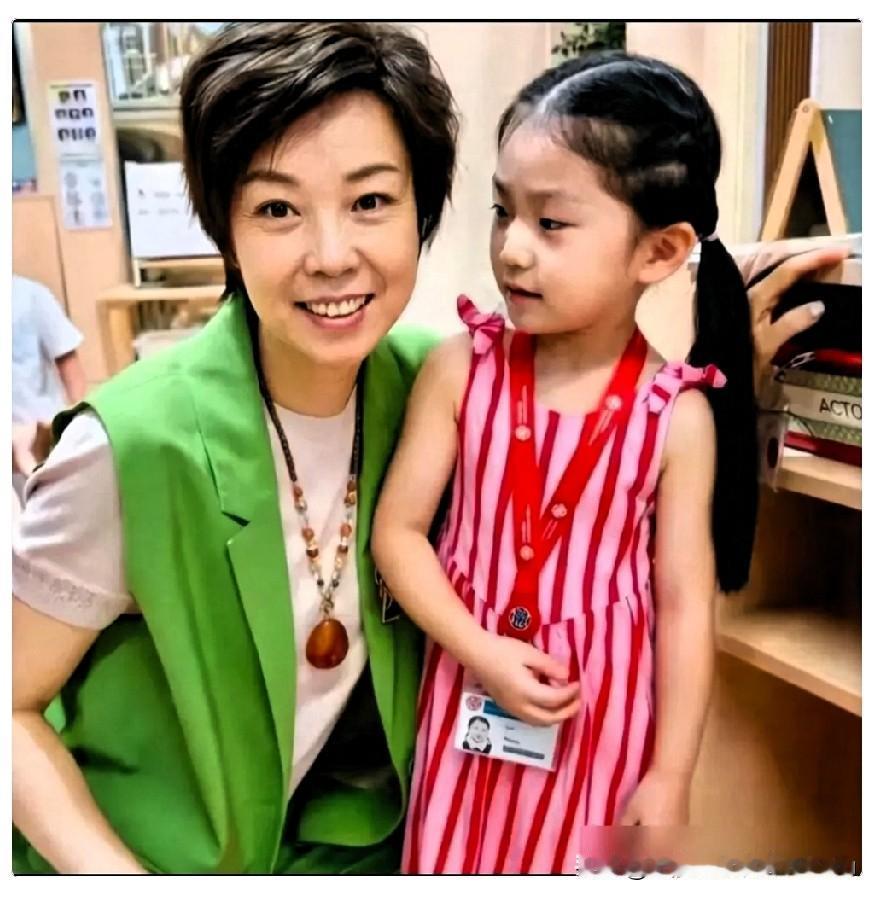 张怡宁闺女打进了全国U14八强，没进过一天专业队。14岁的徐俏俏，就靠妈妈在