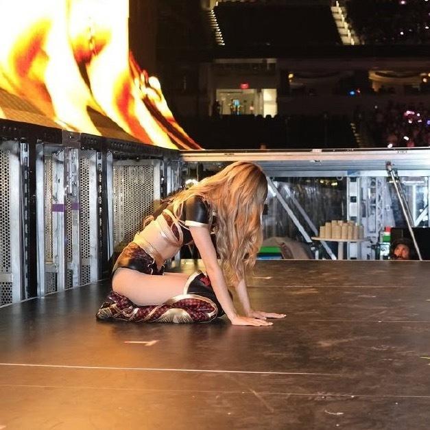 虔诚的Lisa真得很热爱舞台但是鸭子坐好萌lisa​​​