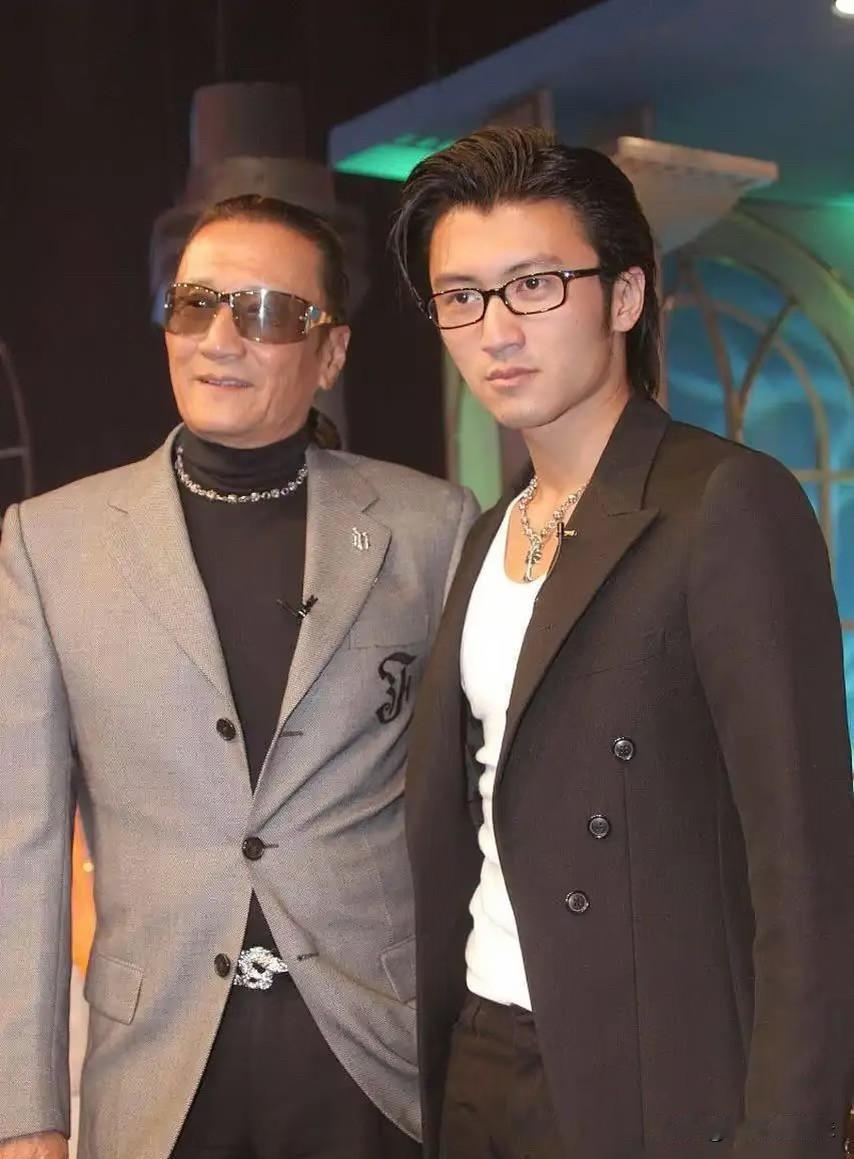 香港不是马上出殡，要排期！锋哥这周还有演唱会呢，这咋整。。TheShowM