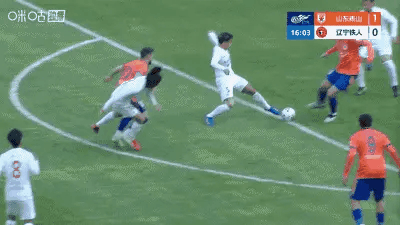 真不给李金羽面子！克雷桑点射，开场18分钟，山东泰山2-0辽宁铁人！今天下午中