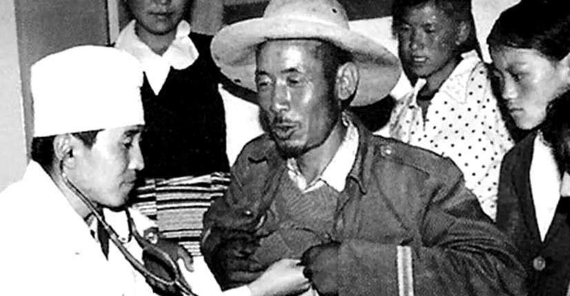 1956年，一位35岁的庄稼汉，咳了整整十年却从未踏进医院大门。谁知有天，妻子硬