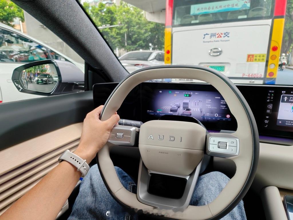 果然bba里，奥迪是最适合代步的无敌买菜车，能高度兼顾舒适性、操控质感、功底。而