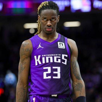 湖人最近就基翁-埃利斯一事与国王队进行了沟通。国王队希望用埃利斯换来至少一