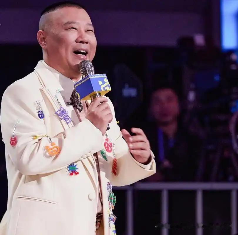 郭德纲武汉篡改红歌事件，会不会影响本人后续发展？个人认为，会的。特别是短期内会
