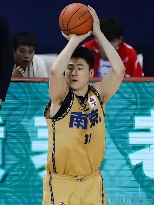 除李炎哲之外，山东另一绯闻内线浮出水面！赵柏清才是务实最优解？山东男篮CB