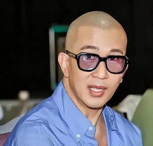 具俊晔为何会低调回韩国？如果不是大s的粉丝在飞机上偶遇，应该没几个人知道这事