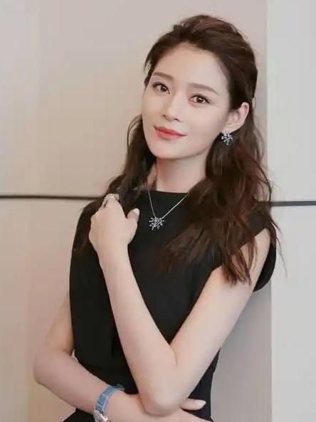 演员王媛可说：“我要生孩子那天是168斤，怀孕之前我九十三四斤，怀孕后期的时候，