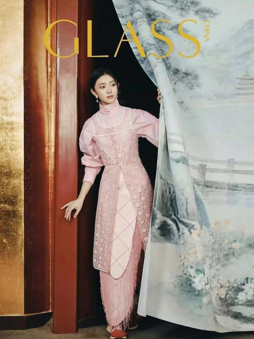 不敢想象这居然是同一件衣服，还得是女明星来穿