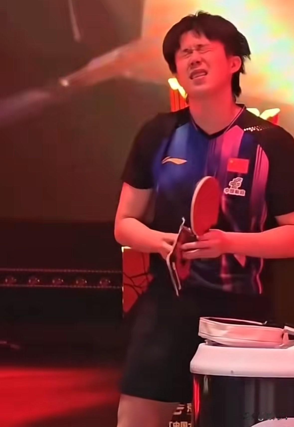 太心疼了我现场眼泪狂飙，现场见证王楚钦在体力精力严重透支下为了责任跟使命逆