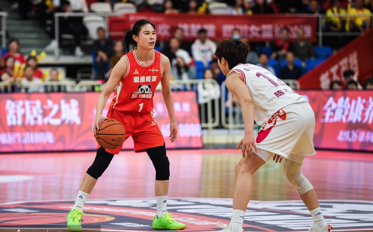 四川女篮王思雨已经归队合练那么标志着王思雨本赛季登场的时候也快了.目前，