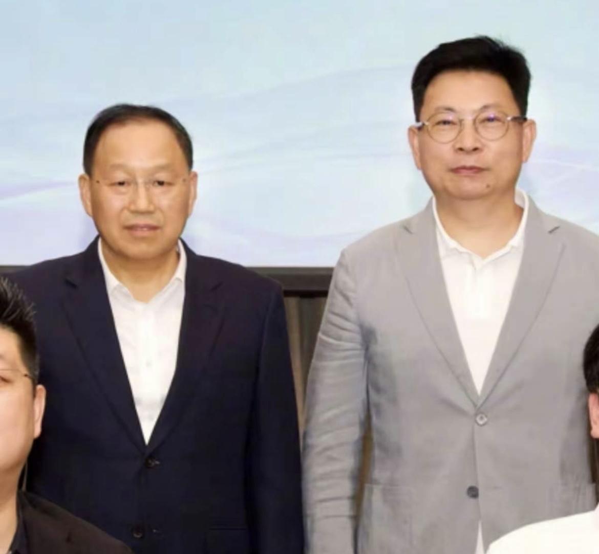 赛力斯华为“复合”，不是感情深，是分手太贵！赛力斯和华为闹了半个月“分手”，