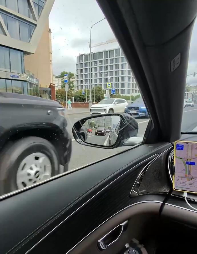 诸多迹象显示，克里姆林宫内部已经出现了问题，不再是铁板一块，但从克宫刚签署的这项