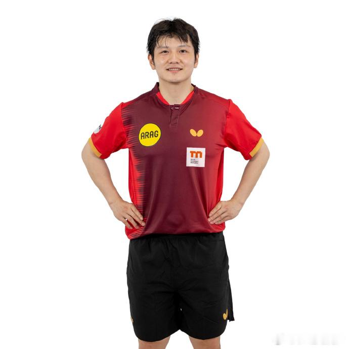樊振东的自我介绍感觉东哥在德国真的很松弛，享受比赛，享受生活。【我是樊振东，2