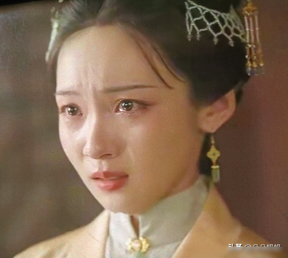兰香如故大结局，最狠的不是林绣茹，是那个雨中给她撑伞的继女。荣姐儿才多大，看继母跪在雨里给侯爷演苦情