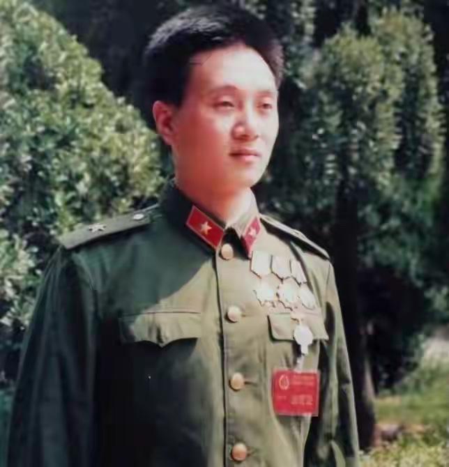 1979年对越反击战，一名参军仅52天的新兵获一等功，后来是何军衔？