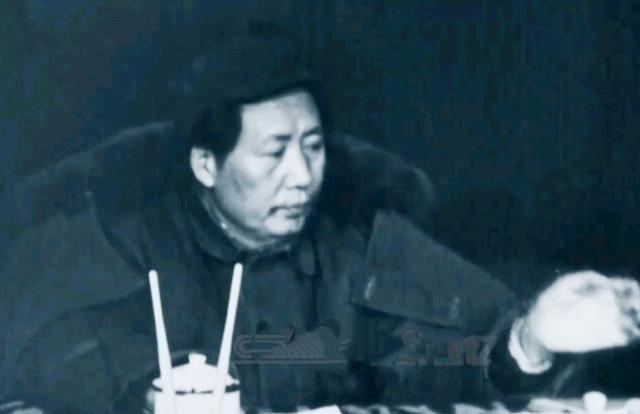 有人说，如果毛主席看到现在中国废除阶级斗争为纲，经过改革开放后，中国人民的生活水
