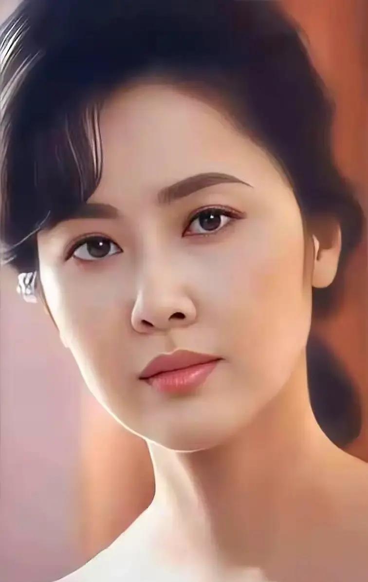 江珊许晴被碾压？真相扎心刷到一条帖子，说有位女演员把江珊许晴全比下去，眼睛