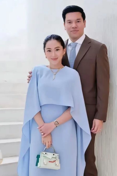 佩通坦丈夫皮塔卡确为泰国王室旁系后裔