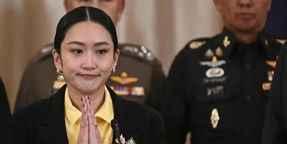 洪森为什么会背刺他信一家人？其实道理很简单，他信全家的利用价值没了这事得从九十