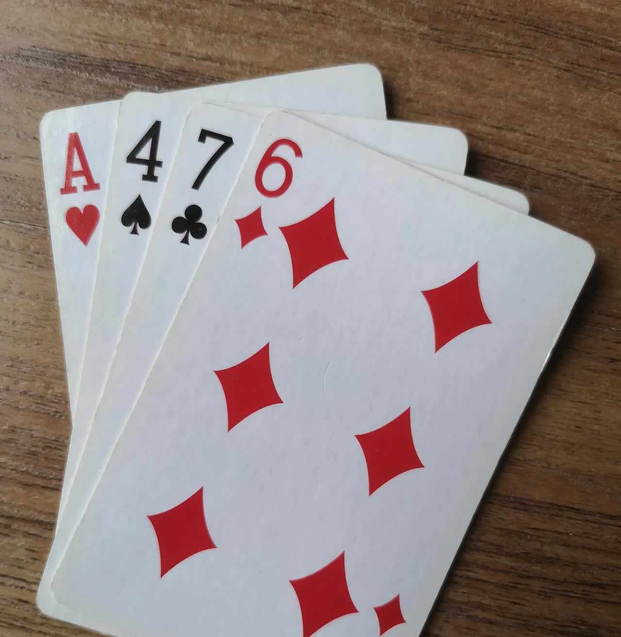 算24算24的快乐，是70，80后最快乐的童年游戏，围坐一起，比谁算得又快又