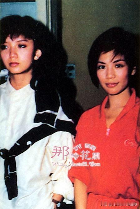 翁美玲合影照📸阿翁娇俏面容笑起来梨涡浅浅，眼里有光同框的女星或温婉大气，