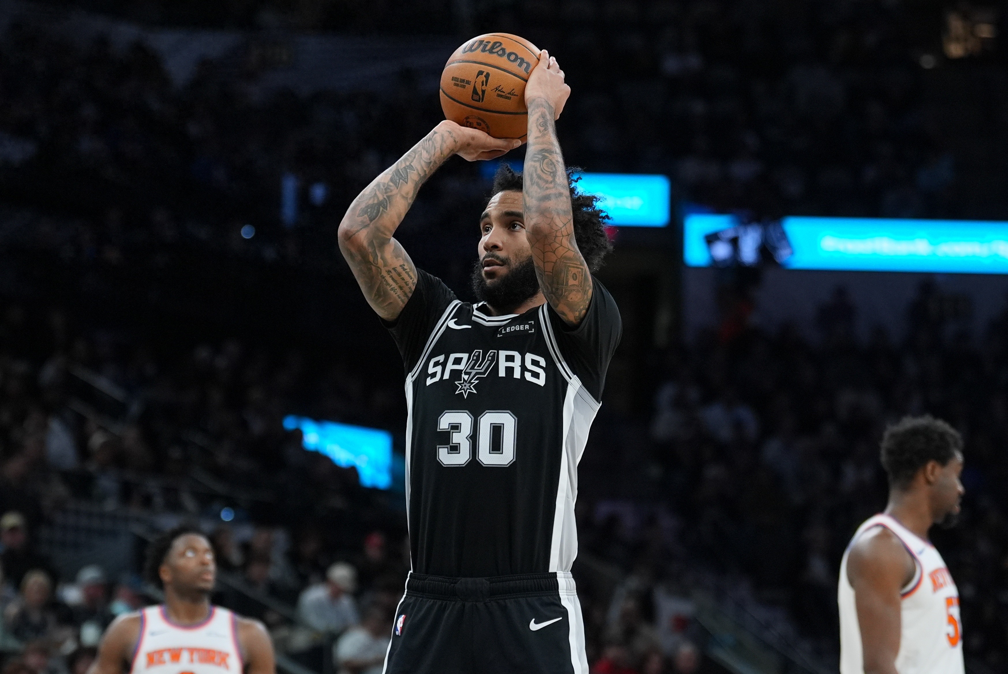 抛开薪资空间不谈，尚帕尼多少钱合适毫无疑问，他和瓦科比是我刺的重要射手，且承