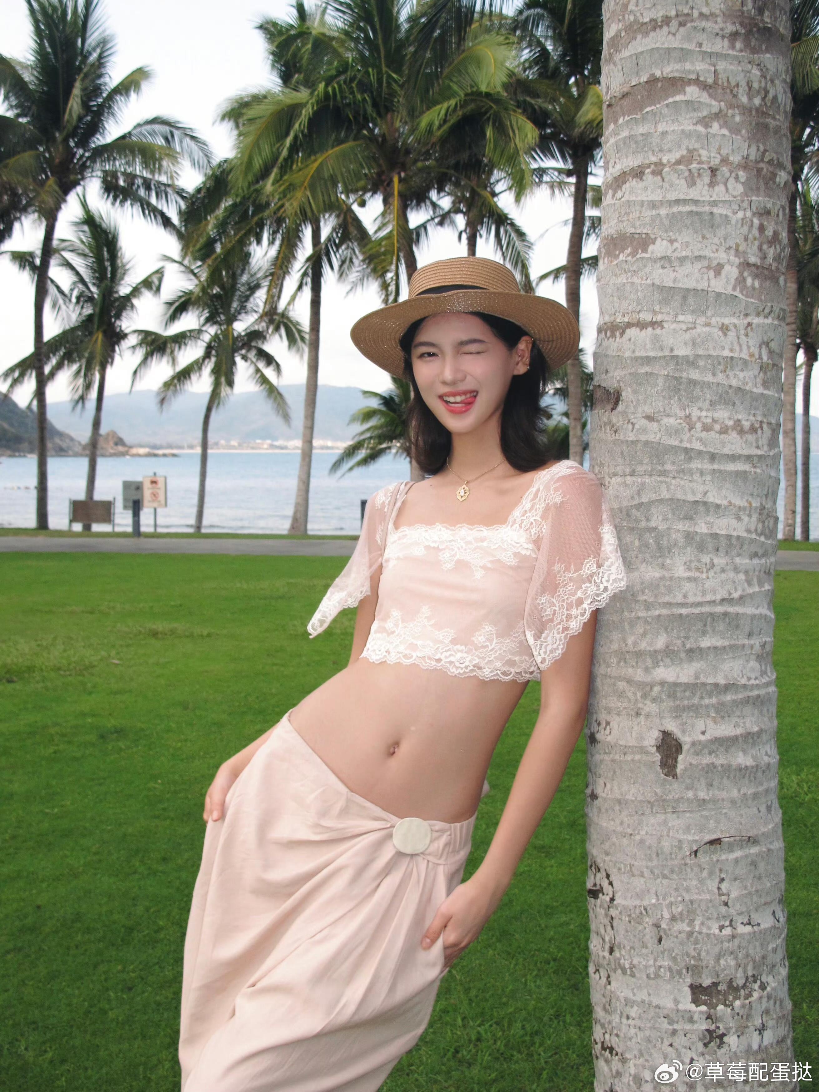 怦然心动20岁好喜欢美女啊好喜欢又高又帅还有想法的女孩子啊yanyan真的迷人