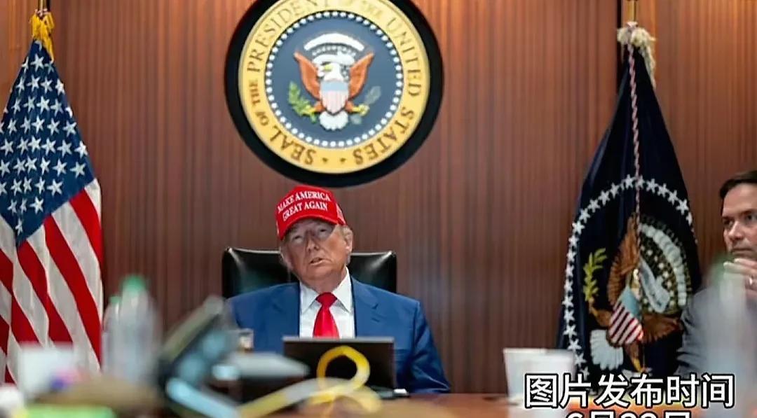 早了奥巴马，晚了现在的特朗普，白宫军情室都没有WIFI。奥巴马下令袭击本拉登时