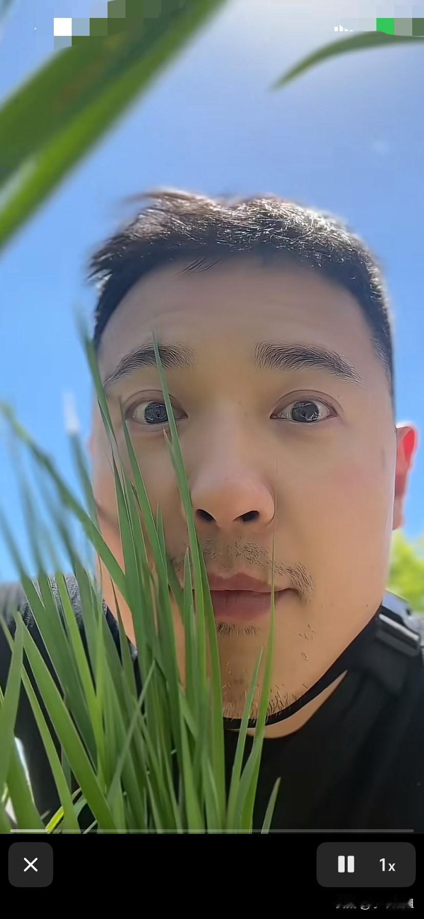 小酒窝太幸福啦！爸爸提前陪着过六一儿童节啦！高云翔前几天缺席女儿的生日派对！