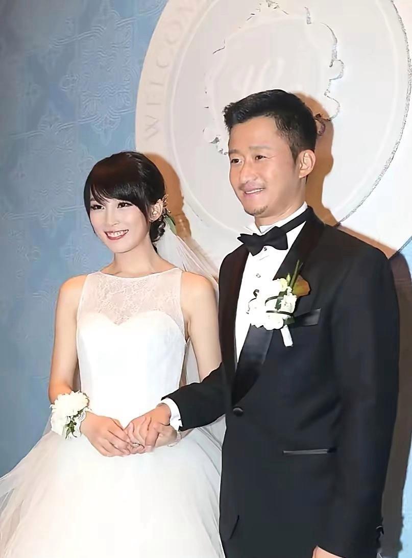 谢楠现在估计是全网最懵的人，她翻来覆去也搞不明白，吴京也没有绯闻，也不是家里没钱