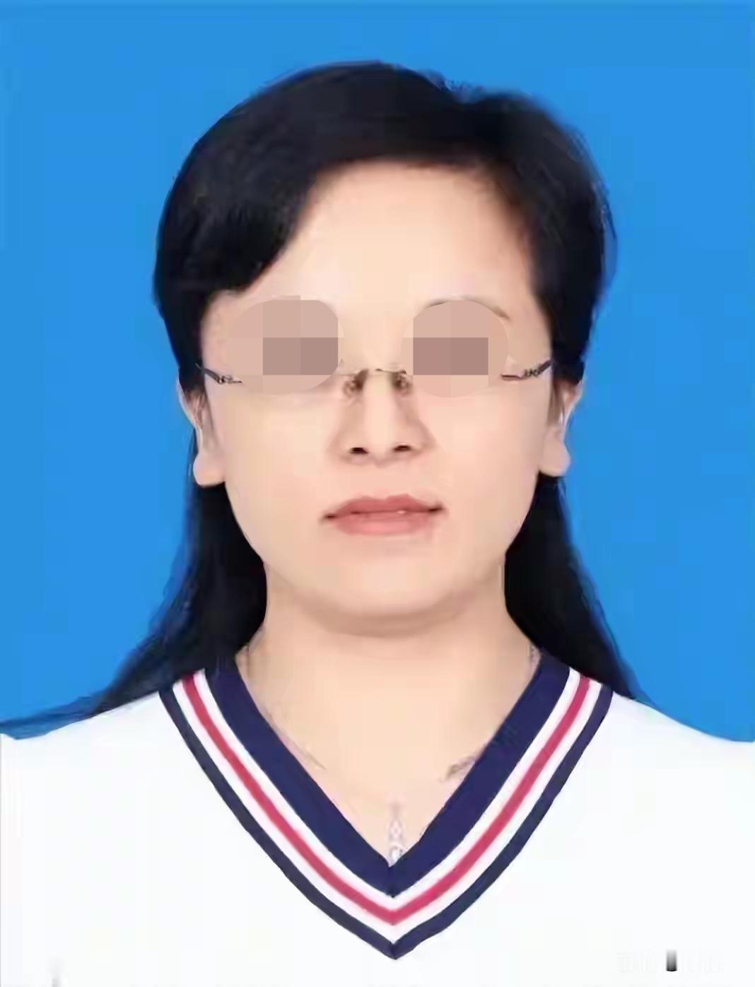漂亮的女局长前五个月坐在台上给别人开会，五个月后，她被组织调查审查！看长相挺