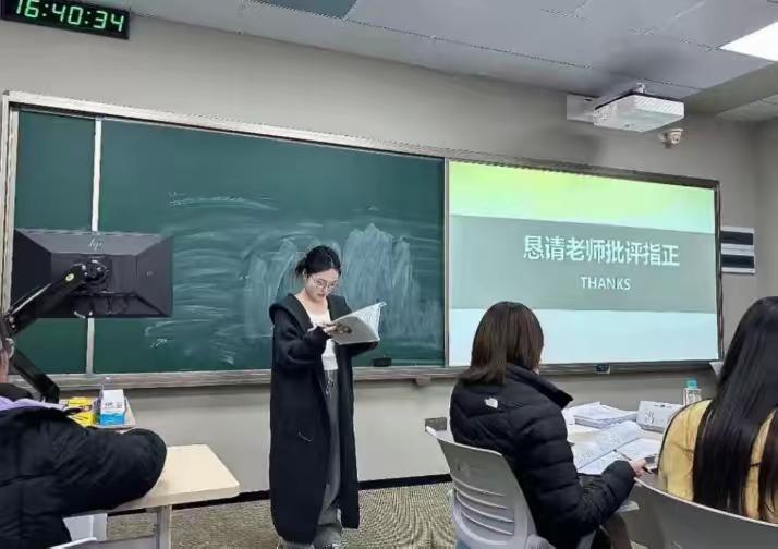 这个秀外慧中的姑娘，是中南大学湘雅医学院2023级研究生孙馨钰，师从谷文萍老师，