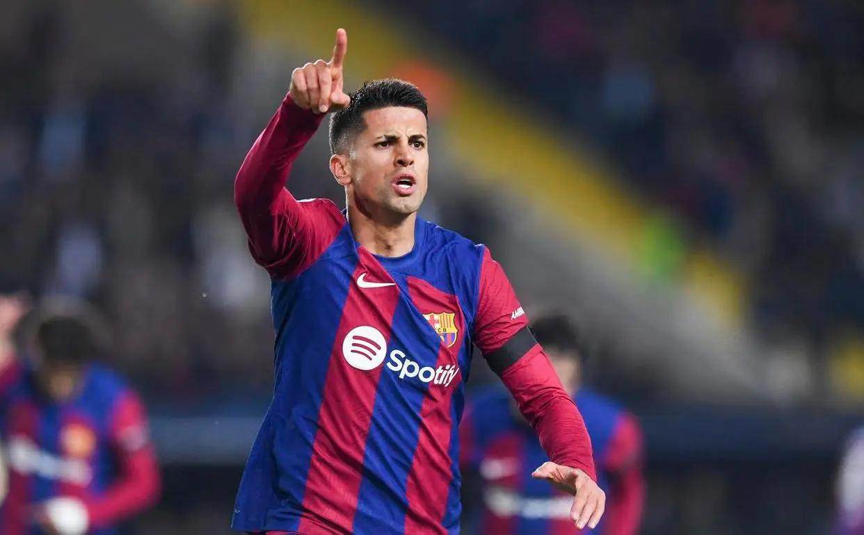 巴萨2：1逆转马竞，这样一来，巴萨就领先皇马7分了！这样一来，巴萨就成了首支在