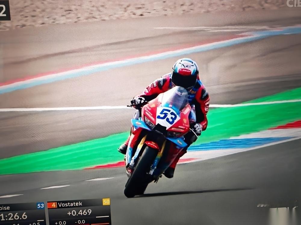 欧洲人急了。他们给中国赛车焊上了7公斤的铅块，还削了5%的动力。你以为这是打压