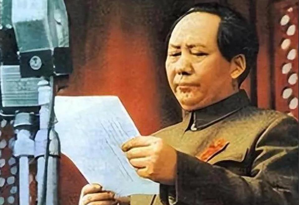 1950年，中央政府决定收回东交民巷，但以美英为首的列强对此却置若罔闻，党中央直